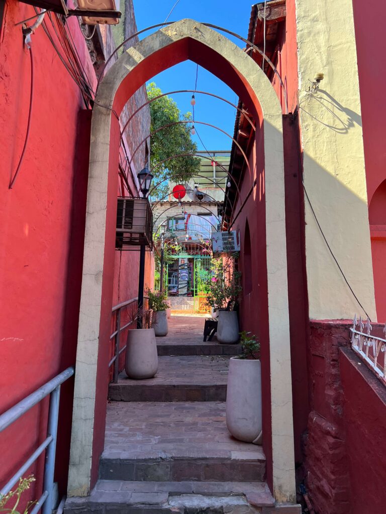 Loma San Jerónimo walkway