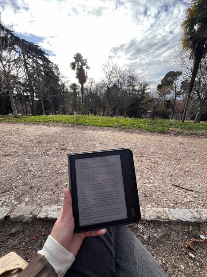 Park reading book in Madrid